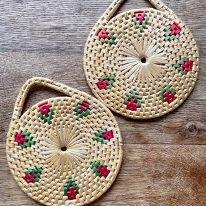 Set - 2 vintage trivets raffia straw hot pad